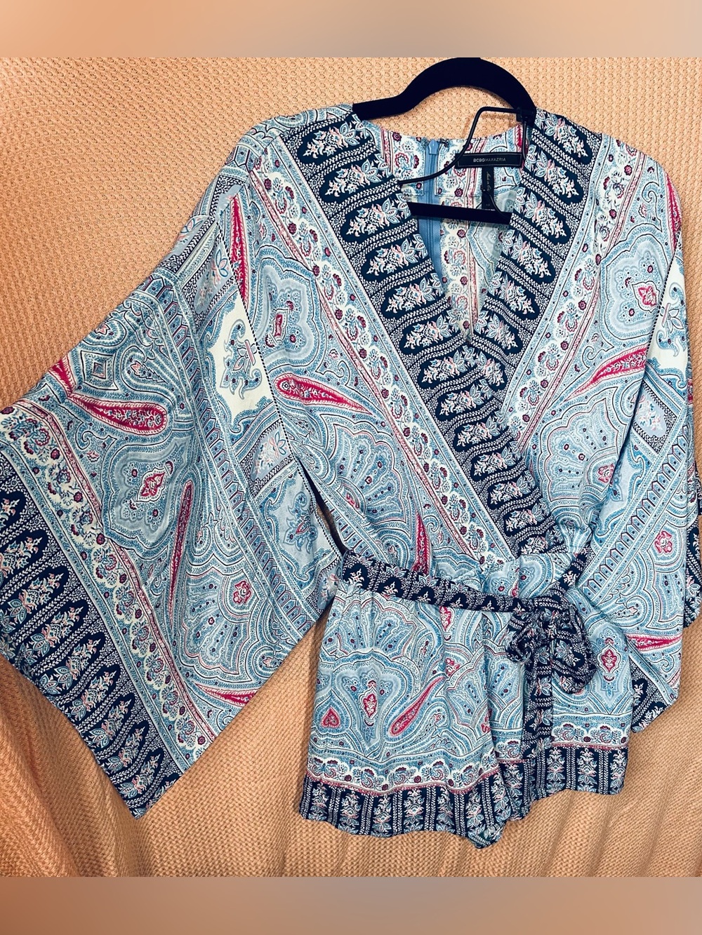 BCBG MaxAzria Light Blue Paisley Kimono Romper Shorts with Tie Belt Sz XS